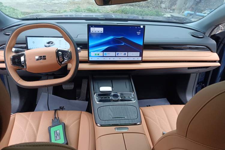 Used Geely Galaxy Galaxy 8 2025 130km EM-i Deluxe Edition
