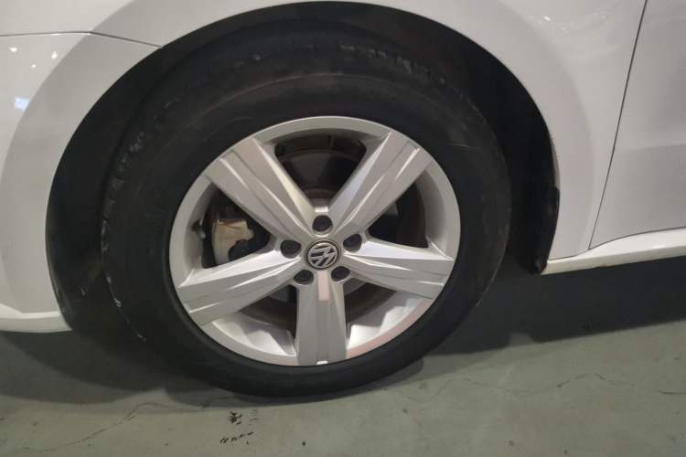 Used Volkswagen Lavida 2017 1.6L Automatic Fashion Edition
