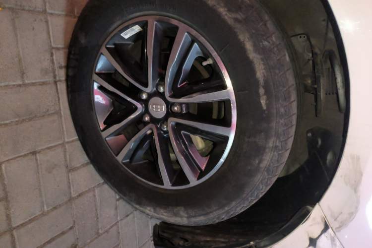 Used Geely Auto Vision X6 2019 1.4T Manual 4G Connect Luxury Model China VI Standard