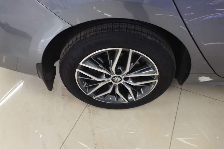 Used BYD Qin PLUS 2021 EV 400KM Luxury Model
