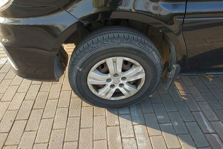 Used FORTHING Lingzhi 2017 M5L 1.6L 7-Seater Standard Model
