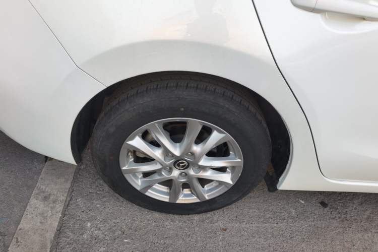 Used Mazda Mazda 3 Axela 2019 Cloud-Controlled Sedan 1.5L Automatic Luxury Model China VI Standard
