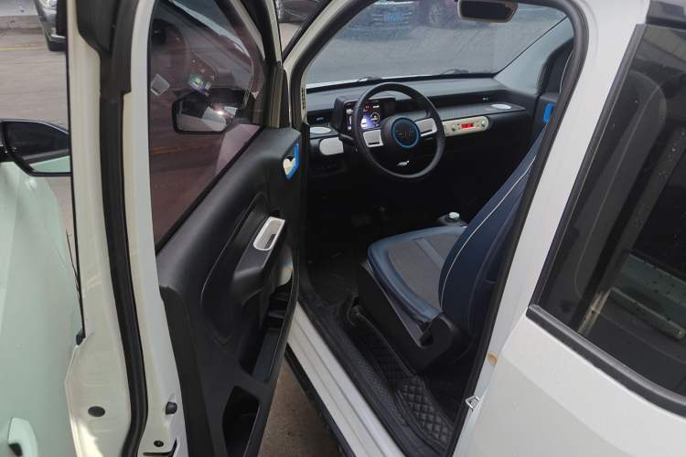 Used Wuling Hongguang MINIEV 2022 GAMEBOY 300km Enthusiast Model with Lithium Iron Phosphate