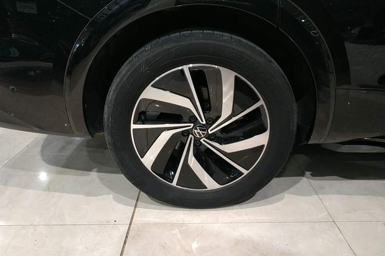 Used Volkswagen Viloran 2023 380TSI Luxury Edition
