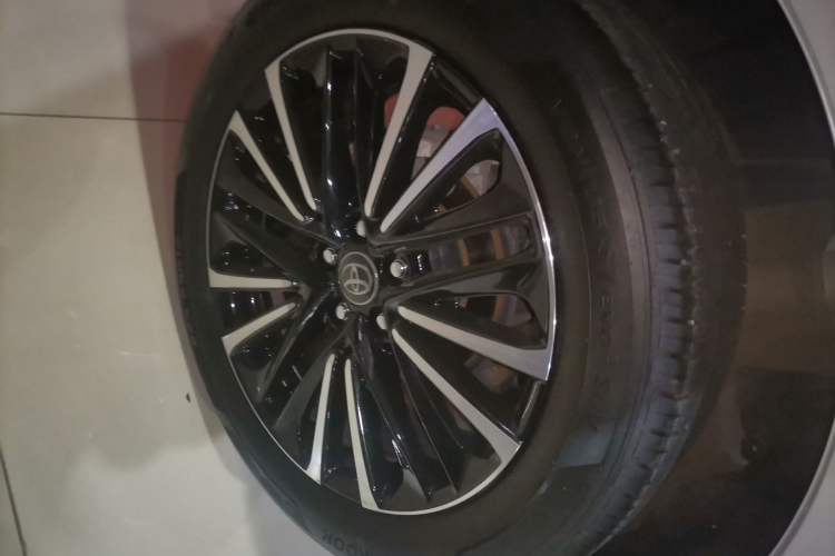 Used Toyota Venza 2023 2.0L CVT Two-Wheel Drive Prestige Version
