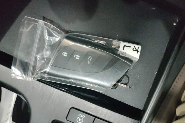 Used Lexus ES 2023 200 Excellence Edition
