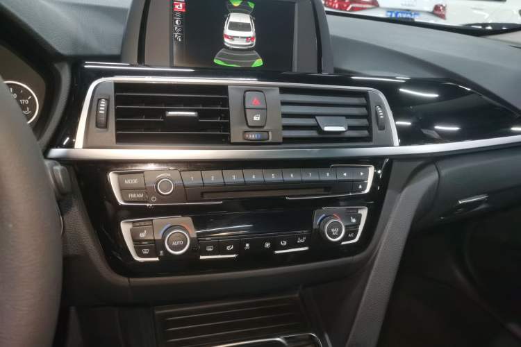 Used BMW 3 Series 2017 320Li Fashion Model
