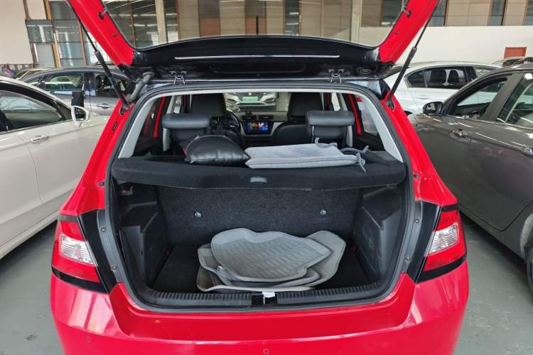 Used Skoda Fabia 2015 1.6L Automatic Sport Edition
