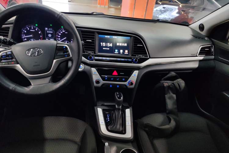 Used Hyundai Elantra 2016 1.6L Automatic ZhiXuan – Elite Version
