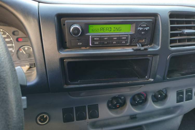 Used JMC Transit 2019 2.8T Commercial Version Short Wheelbase Mid-Roof 6-Seater China VI JX493