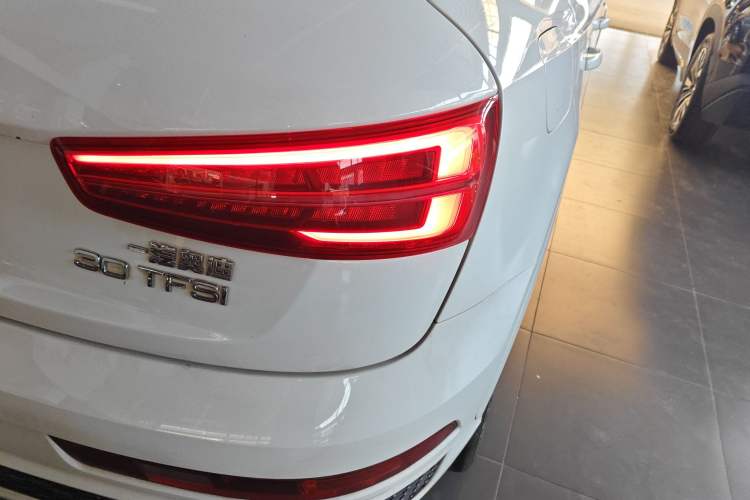 Used Audi Q3 2018 30 TFSI Fashion Edition Collector's Version
