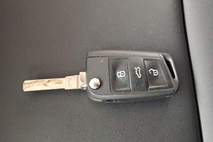 Used Volkswagen Golf 2016 1.6L Automatic Fashion Model