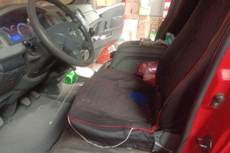 Used Foton Scenic G7 2017 2.0L Long-Wheelbase Commercial Van High Roof 2 Seats 4Q20M
