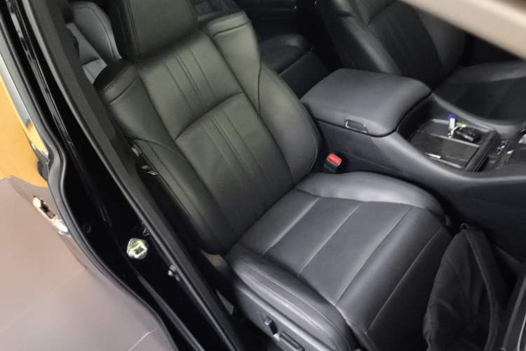 Used Toyota Vellfire 2021 Crown Dual-Engine 2.5L HV Prestige Edition