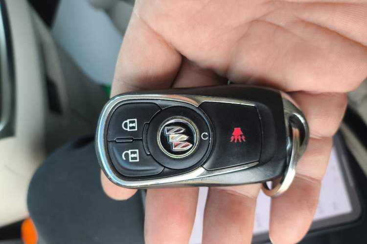 Used Buick GL8 2023 Land Executive Class Comfort Model
