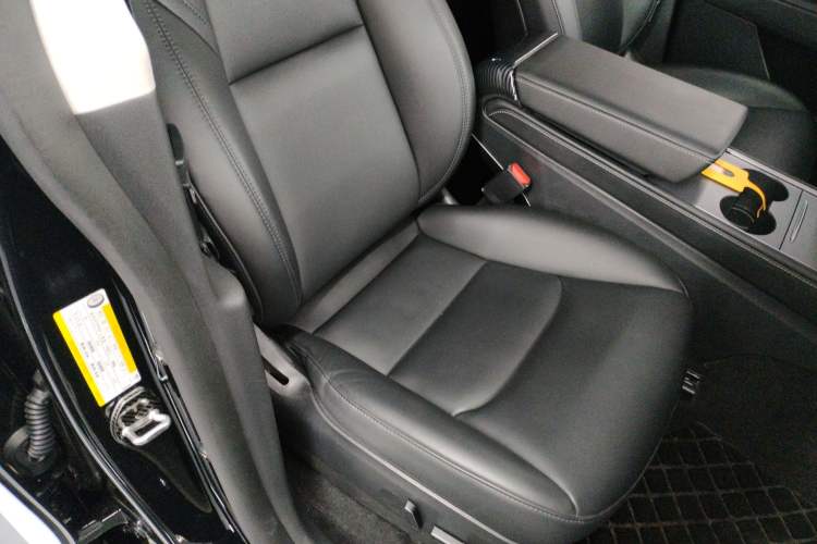 Used Tesla Model Y 2021 Long-Range All-Wheel-Drive Version 3D7
