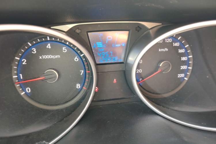 Used Hyundai ix35 2015 2.0L Automatic 2WD Smart Type China IV