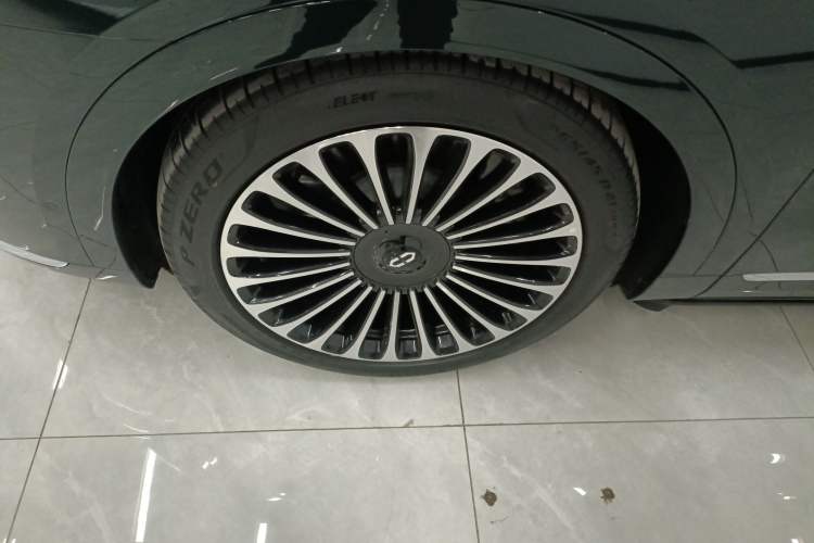 Used Hima AITO M9 2025 Extended-Range Ultra Version 52 kWh 6-Seater
