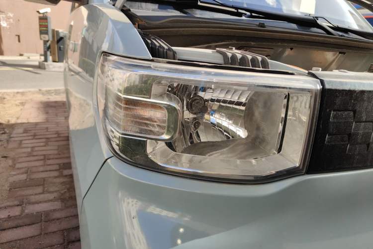 Used Wuling Hongguang MINIEV 2022 Easy Version Lithium Iron Phosphate
