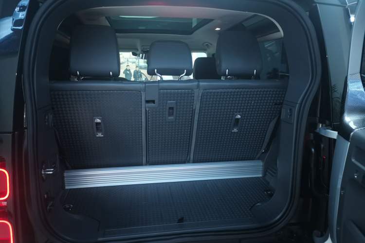 Used Land Rover Defender 2021 90 P400 X-DYNAMIC S