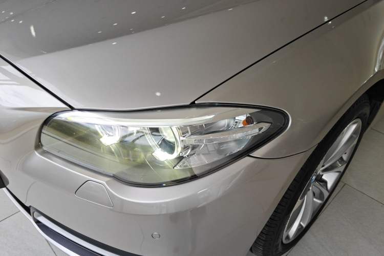 Used BMW 5 Series 2017 525Li Leading Model
