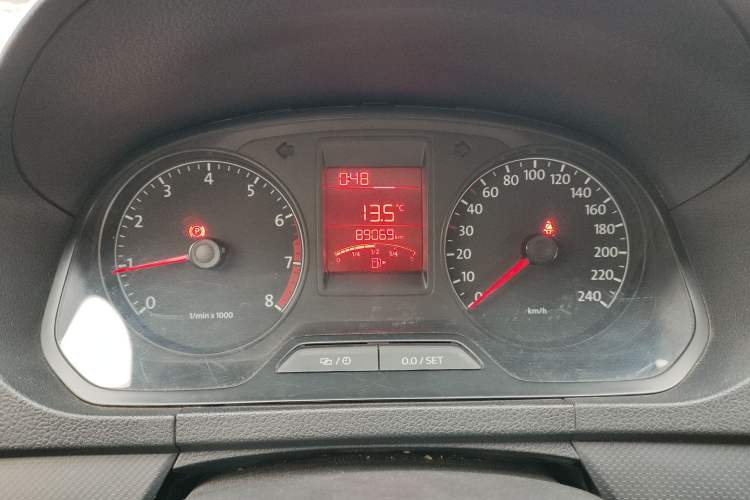 Used Volkswagen Jetta 2015 1.4L Manual Fashion Model
