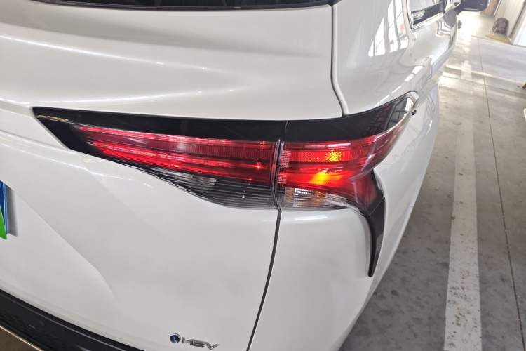 Used Toyota Granvia 2024 2.5L Hybrid Comfort Edition
