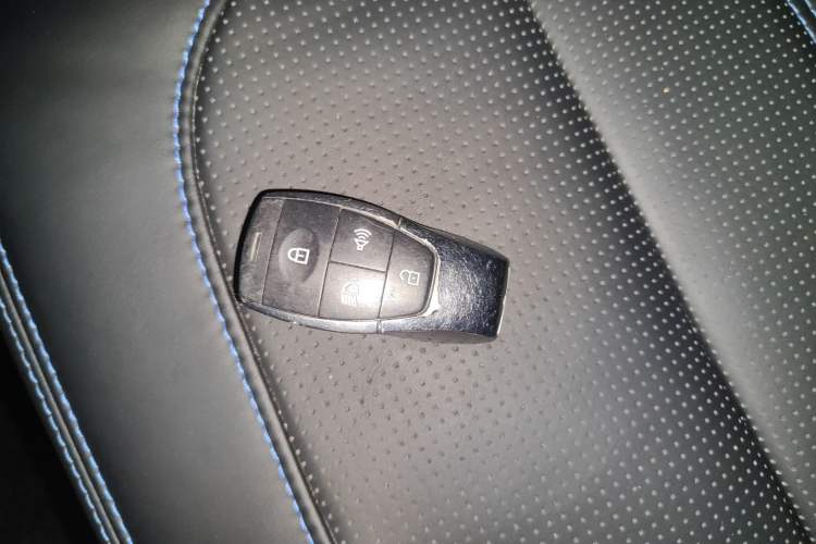 Used  BJ40 2020 2.0T Automatic Four-Wheel Drive Urban Hunter Edition Chivalrous Type
