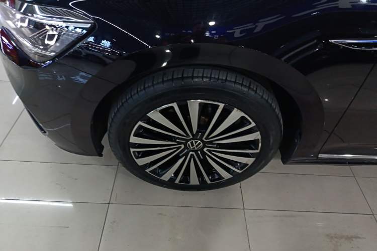 Used Volkswagen Passat 2020 Revised Version 330TSI Luxury Edition China VI Standard
