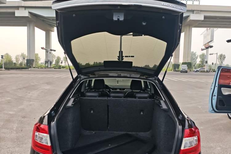 Used Skoda Octavia 2015 1.6L Manual Yijun Edition
