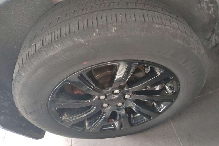 Used Land Rover Discovery Sport 2019 240 PS SE Version China VI Standard
