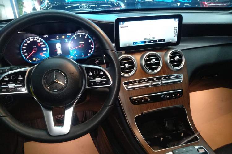 Used Mercedes-Benz GLC 2021 GLC 300 L 4MATIC Dynamic Model
