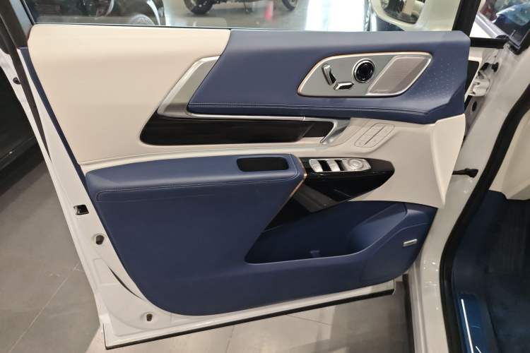 Used Buick Century 2025 2.0T Seven-Seater Yinshi Edition
