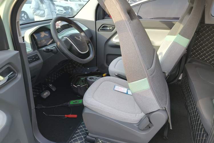 Used Wuling Hongguang MINIEV 2021 Macaron Fashion Model Lithium Iron Phosphate
