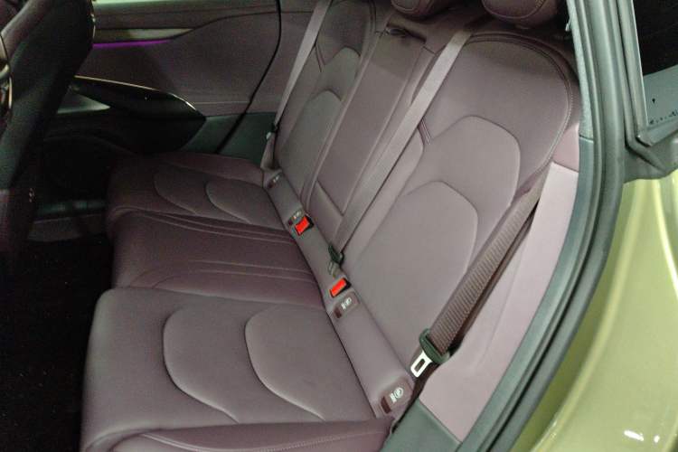 Used  SU7 2024 Rear-Drive Ultra-Long Range Advanced Pro-Level Intelligent Driving Version
