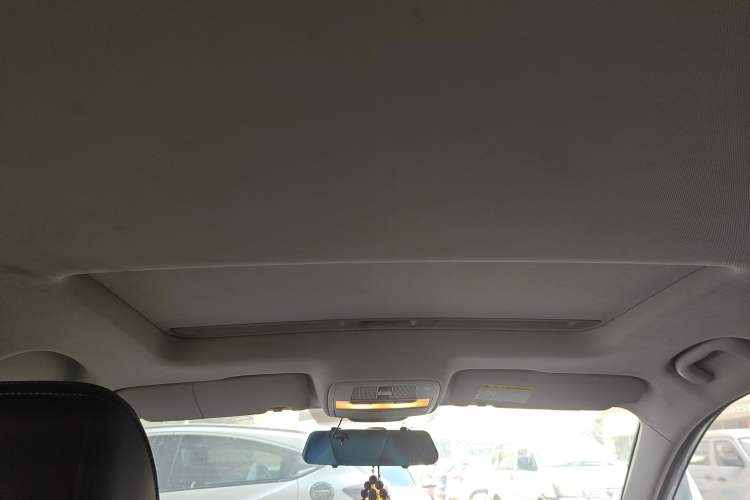 Used Roewe i5 2020 1.5L Automatic 4G Connect Luxury Flagship Edition
