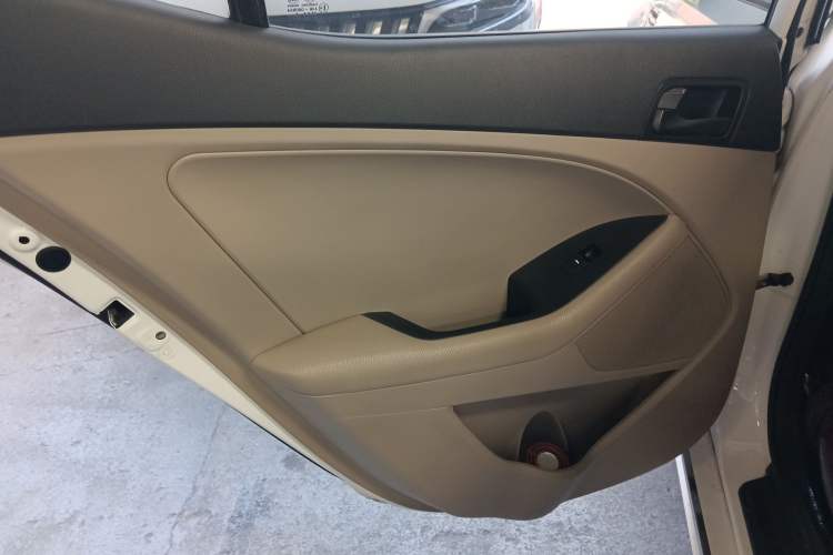 Used Kia K5 2014 2.0L Manual GL