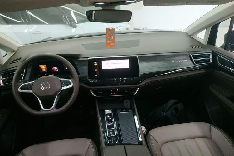 Used Volkswagen Viloran 2024 330TSI Luxury Edition
