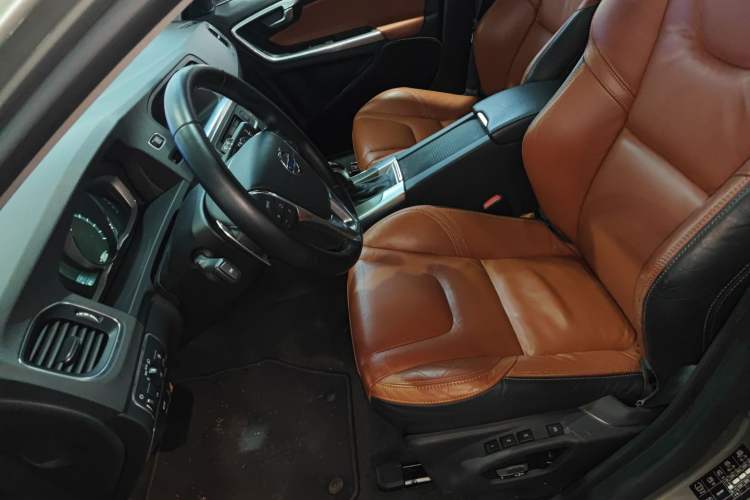 Used Volvo V60 2014 T5 Zhiya Edition