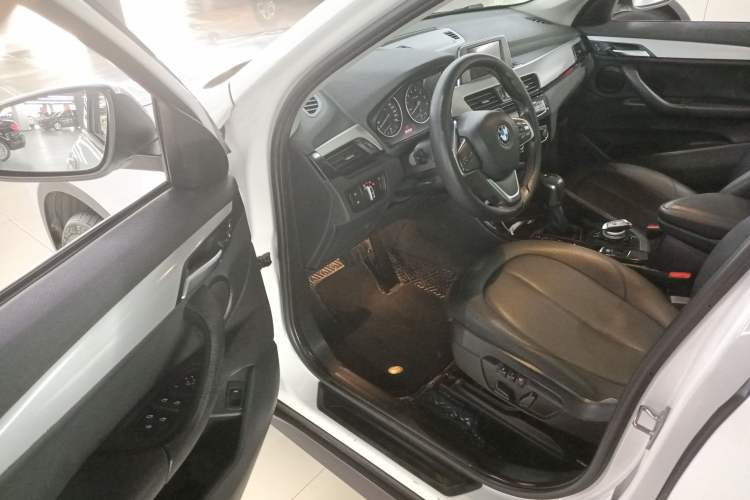 Used BMW X1 2016 sDrive18Li Premium Edition
