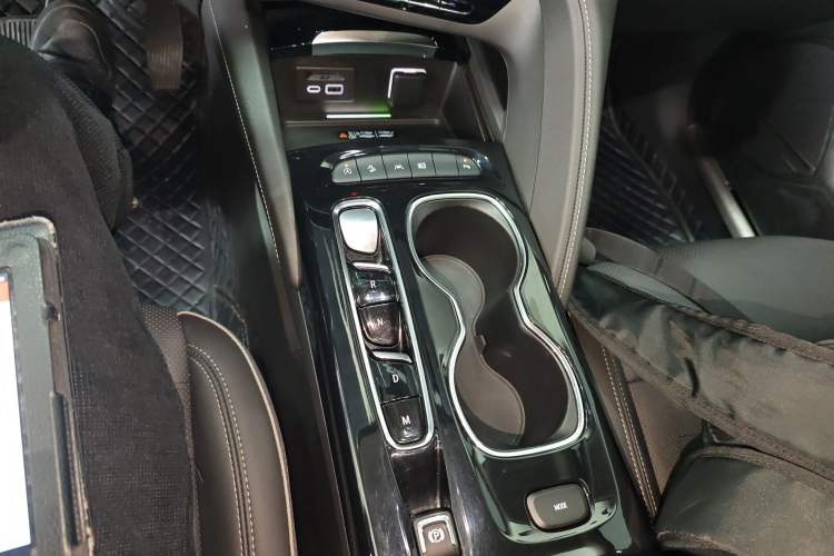 Used Buick Envision 2022 Encore Plus 652T Five-Seat All-Wheel-Drive Luxury Model
