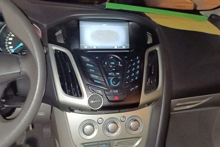 Used Ford Focus 2012 Sedan 1.6L Manual Comfort Model
