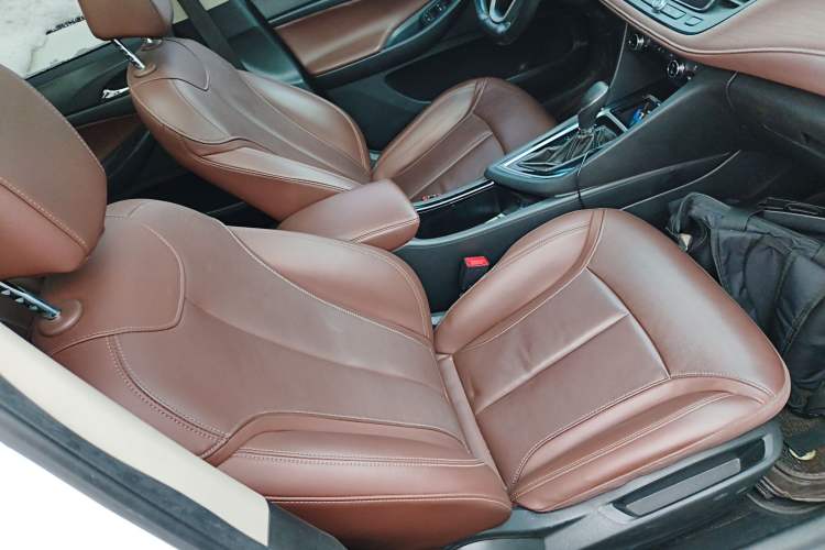 Used Buick GL6 2019 18T 6-Seater Connected Luxury Version China VI Standard
