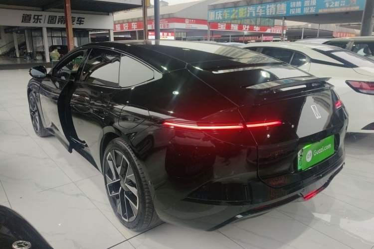 Used  12 2024 700 Three-Laser Rear-Wheel Drive Luxury Edition