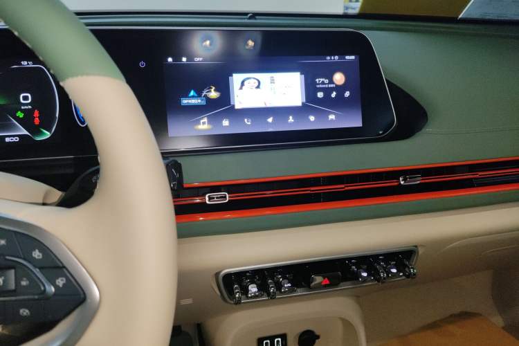 Used ORA Good Cat 2022 Morandi Edition 400km Standard Range Luxury Version Lithium Iron Phosphate