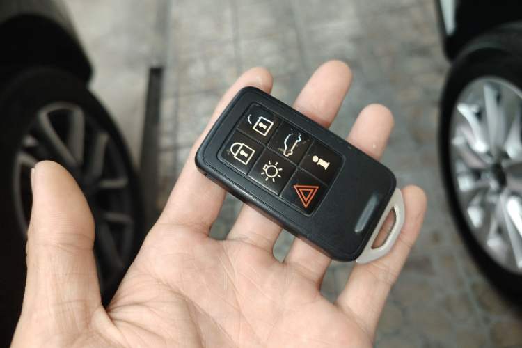 Used Volvo XC60 2017 T5 AWD Smart Upgrade Edition
