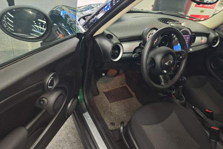 Used  MINI 2011 1.6L ONE