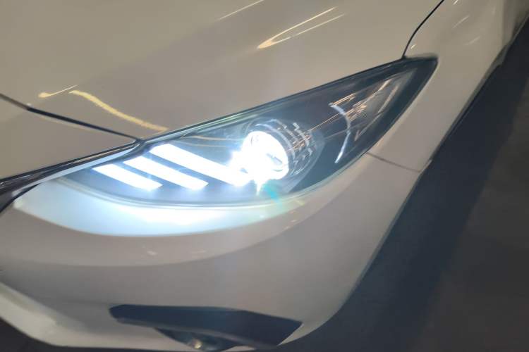 Used Mazda Mazda 3 Axela 2016 Sedan 1.5L Automatic Comfort Model
