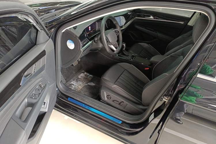 Used Volkswagen Passat 2023 330TSI Starry Elite Edition
