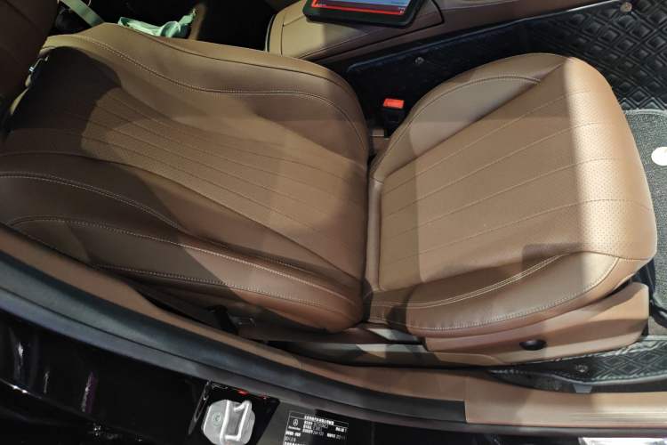 Used Mercedes-Benz E-Class 2022 E 300 L Stylish Model
